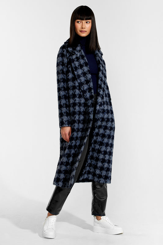 Sentaler Houndstooth Alpaca Long Raglan Sleeve Notched Collar Coat featured in Suri Alpaca and available in Navy Houndstooth. Seen from front open.